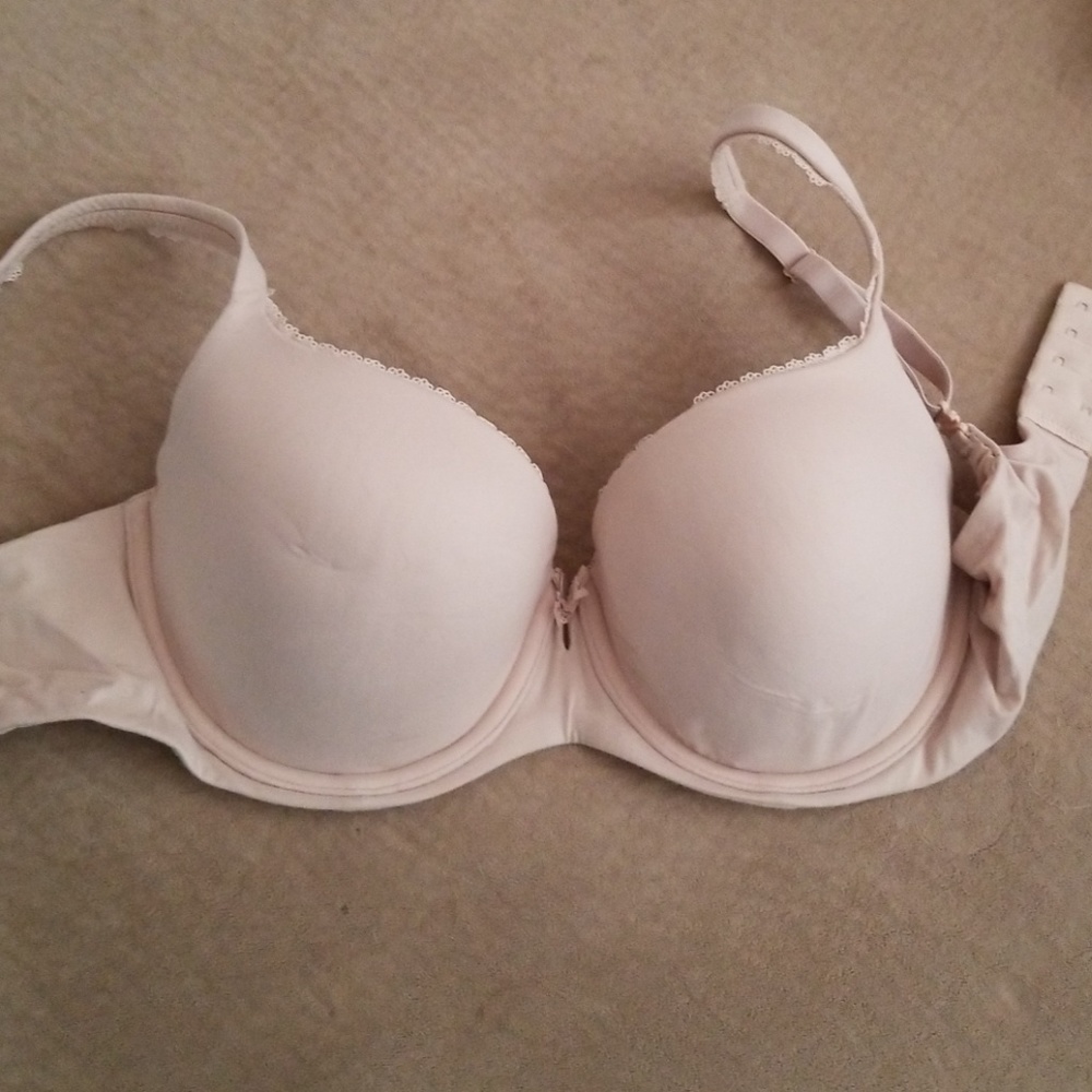 Body by Victoria's Secret Bra